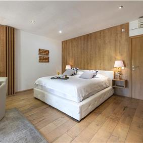 Luxury 5 Bedroom Beachfront Villa near Dubrovnik, Sleeps 11-12